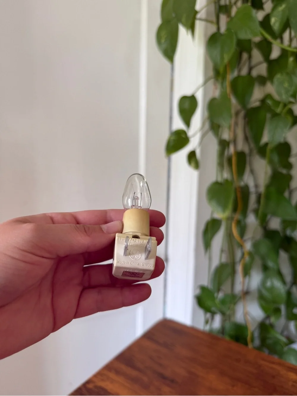 (3) piece vintage plug in light & cover